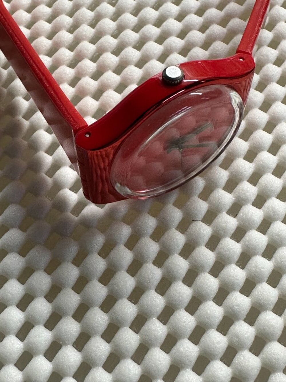 Swatch Watch Intense Red GR160 - Picture 4 of 5
